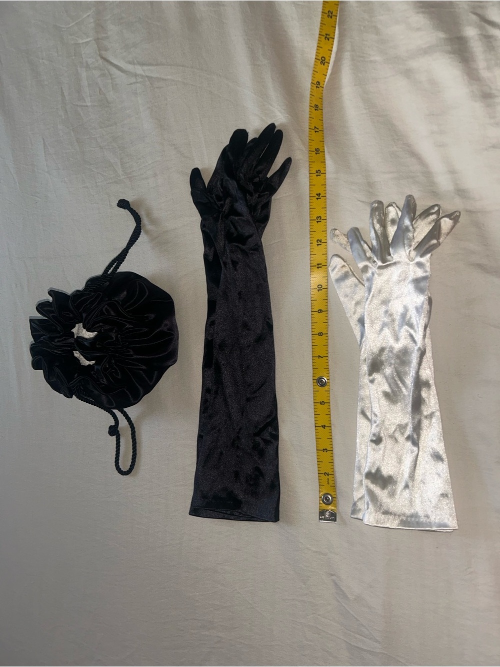 Black Satin Evening Drawstring Pouch W/ Two Elegant Evening Gloves - Picture 13 of 15